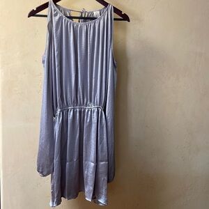 NWT Sz L Noa Elle Ally Long Sleeve Cold Shoulder Silver Satin Shift Dress D3213